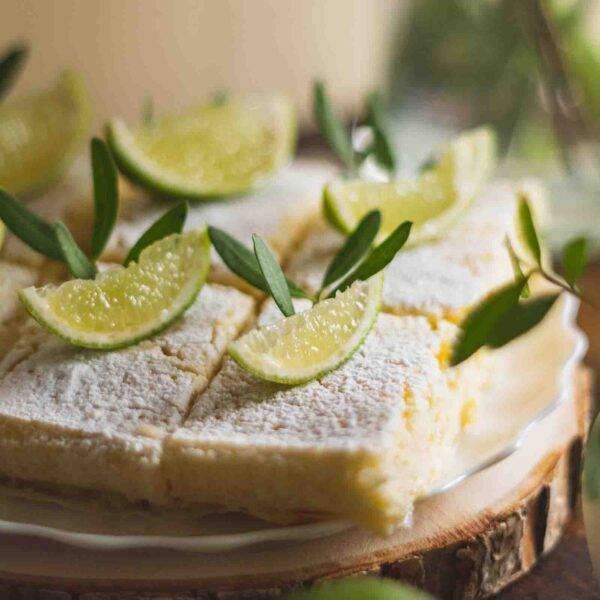 dilyara garifullina eMTeiHL5 jM unsplash 2400 Lemon Cake with Cream Cheese Frosting